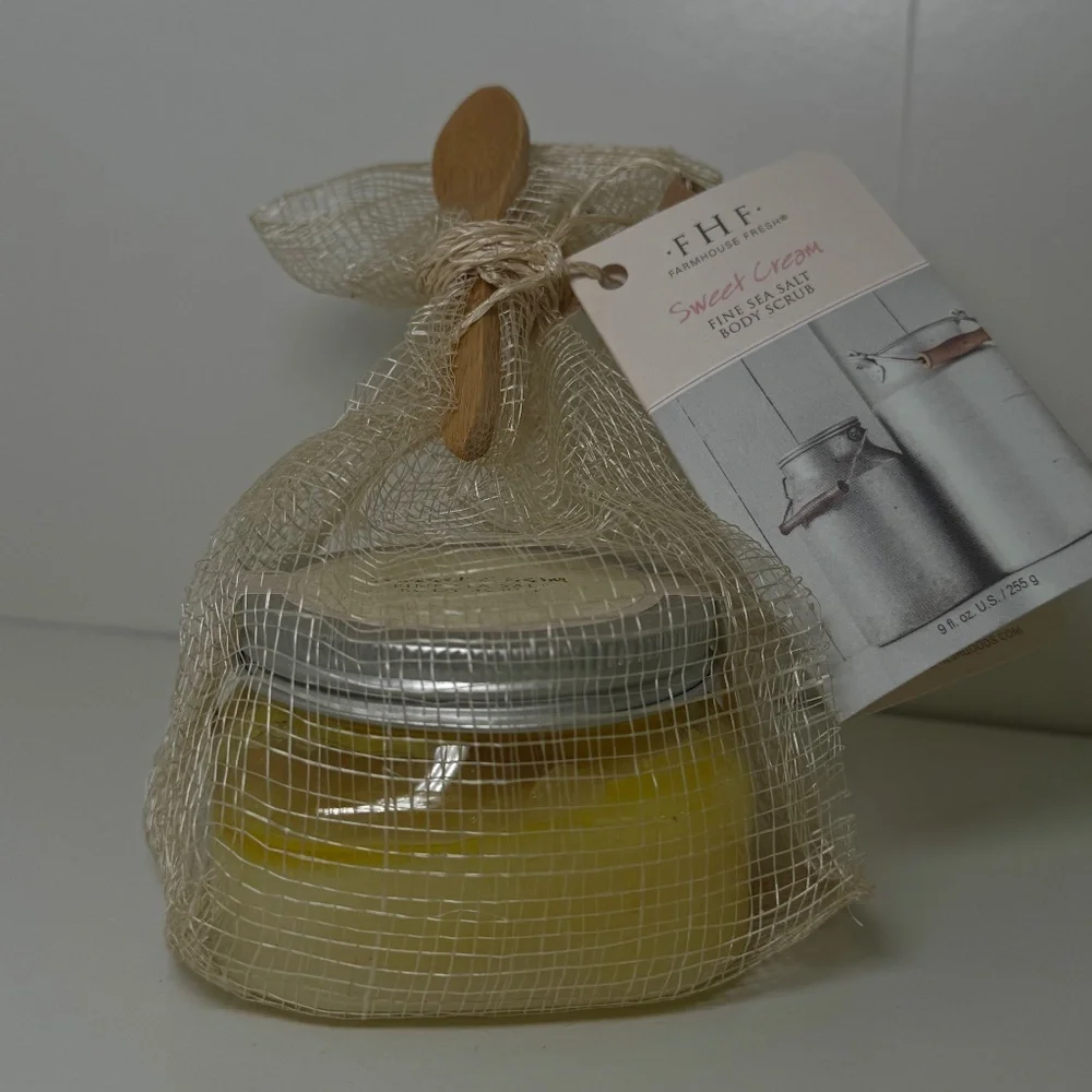 NWT - FarmHouse Fresh Sweet Cream Fine Sea Salt Body Scrub & Wood Scoop 9oz *NEW